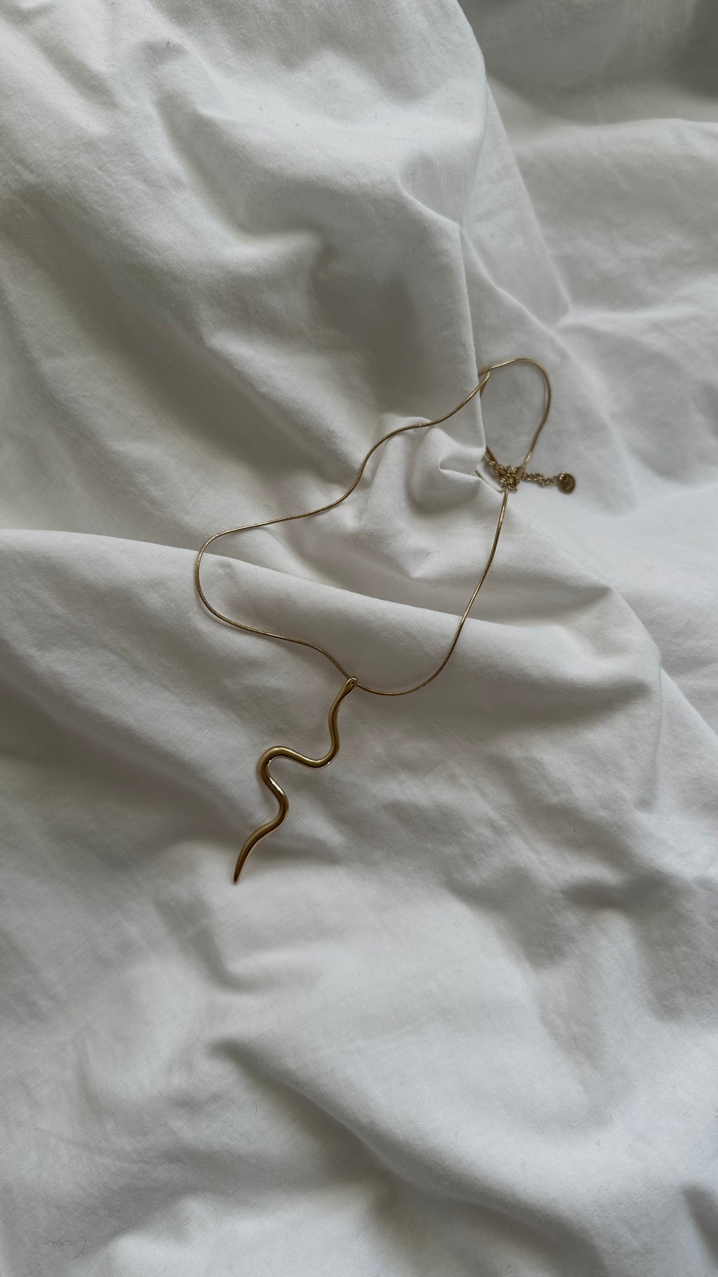 COLGANTE SERPENTINE